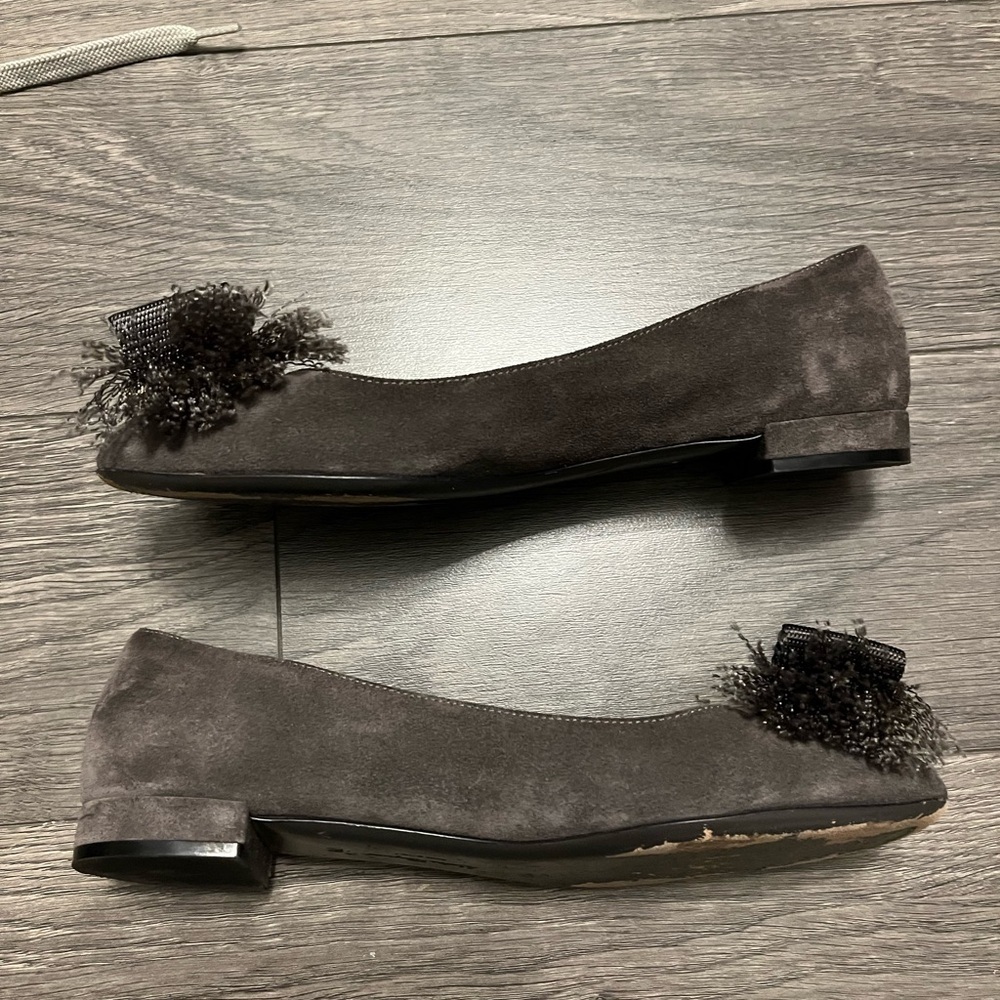 Salvatore Ferragamo Gray Flats with Bow Accent image 5